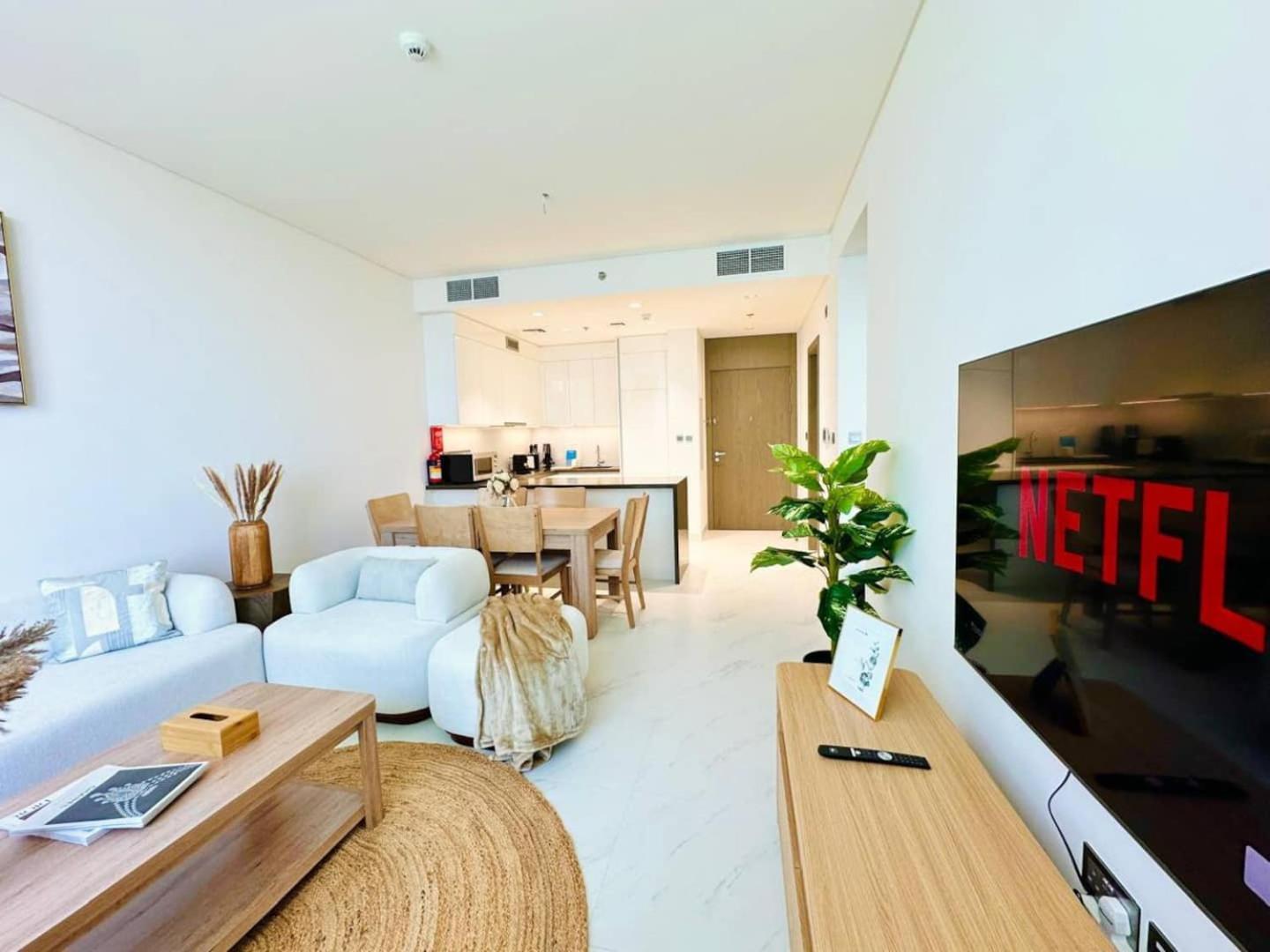 Fully Furnished 1br W Relaxing Lagoon View Appartement Dubai